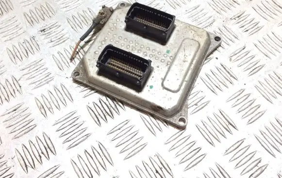 Opel Zafira B Engine control unit/module 55355631
