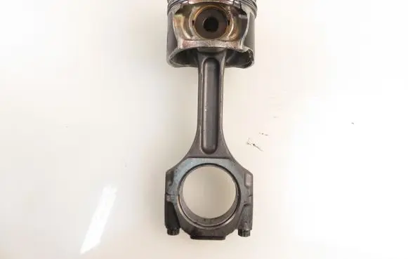 Hyundai Santa Fe Piston with connecting rod 
