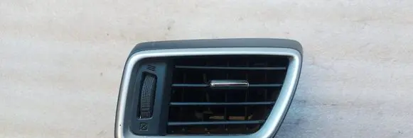 Nissan X-Trail T32 Dashboard side air vent grill/cover trim 687614CE1A