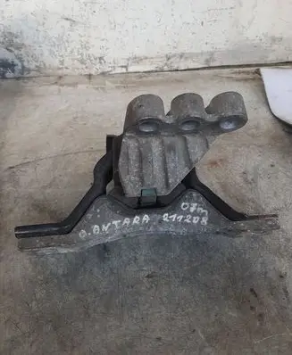 Opel Antara Engine mount bracket