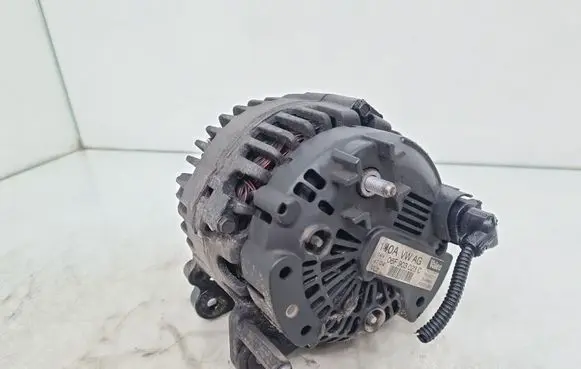 Skoda Octavia Mk2 (1Z) Generator/alternator 06F903023C