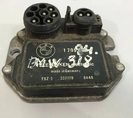 BMW 3 E30 Ignition amplifier control unit 1705608 337179