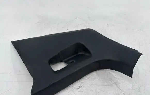 Foot area side trim