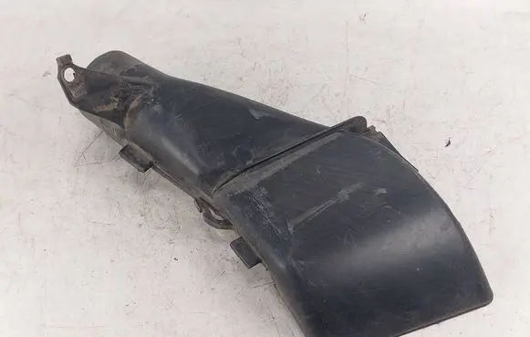 Mercedes-Benz E W124 Air intake duct part 1020941611 6227801