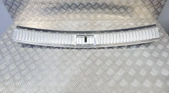 Volkswagen Touareg II Other trunk/boot trim element 7P0863459E