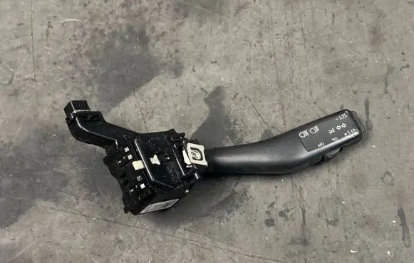 Volkswagen Golf V Indicator stalk ANP80H013B