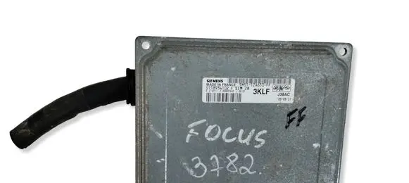Ford Focus Engine control unit/module 5M5112A650FF S118934102