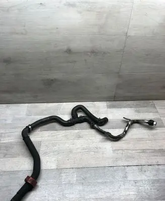 Engine coolant pipe/hose