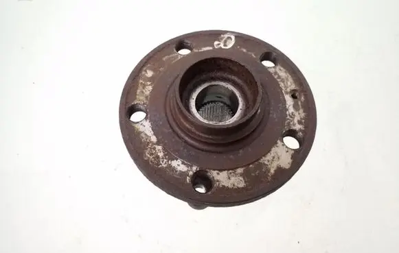 Volkswagen PASSAT B6 Front wheel hub