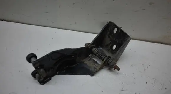 Chrysler Town u0026 Country V Sliding door upper roller guide/hinge 05020672AF