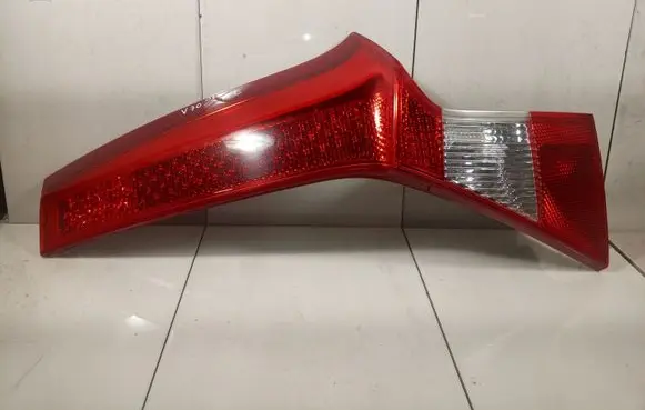 Volvo V70 Tailgate rear/tail lights