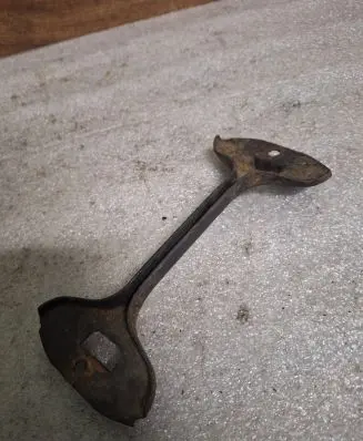 Subaru Legacy Battery bracket 