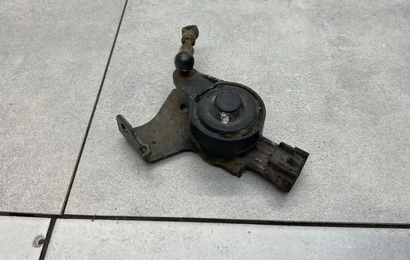 Headlight/headlamp level sensor