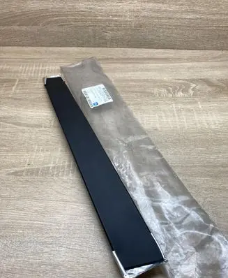 Opel Vectra C Front door window/glass frame 24454377 09185500
