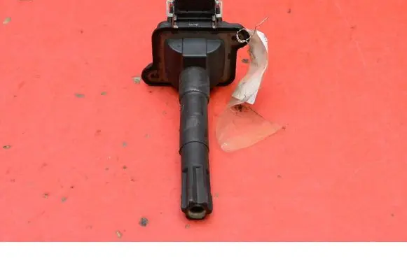 Audi A8 S8 D2 4D High voltage ignition coil 058905105