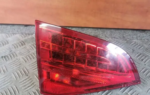 Audi A4 S4 B8 8K Tailgate rear/tail lights 8K9945093B
