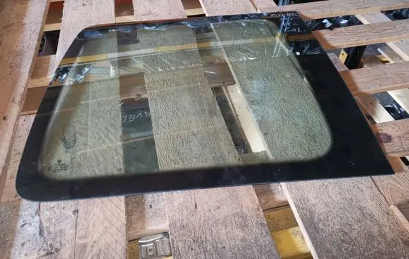 Volkswagen Caddy Rear side window