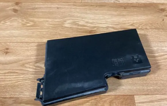 Ford Focus Fuse box cover 3M5T14A076AE