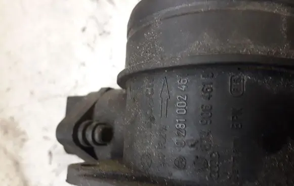 Volkswagen Golf IV Mass air flow meter 0281002461
