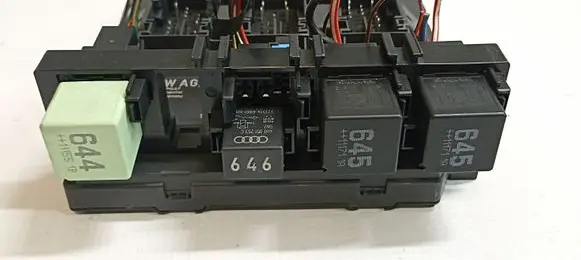 Volkswagen PASSAT B7 Comfort/convenience module 3AA937087