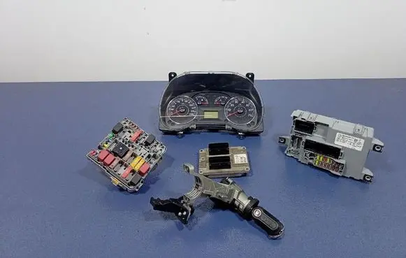 Fiat Punto (199) Engine control unit/module ECU 51847326