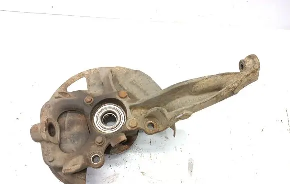 Land Rover Discovery 3 - LR3 Front wheel hub
