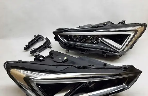 Seat Tarraco Headlight/headlamp 5FJ941007C