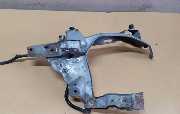 Opel Zafira B Headlight/headlamp mounting bracket 13145253