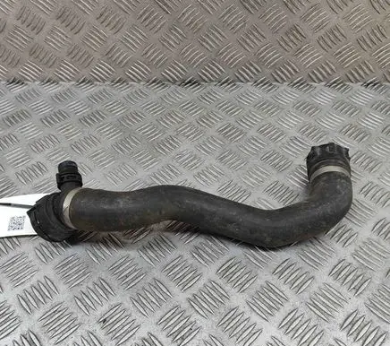 BMW 5 G30 G31 Engine coolant pipe/hose 7644095