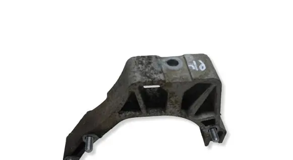 Fiat 500 Engine mounting bracket 