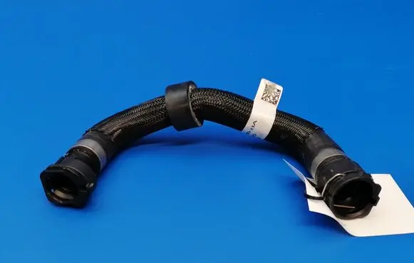 Land Rover Evoque II Engine coolant pipe/hose K8D28B160BA
