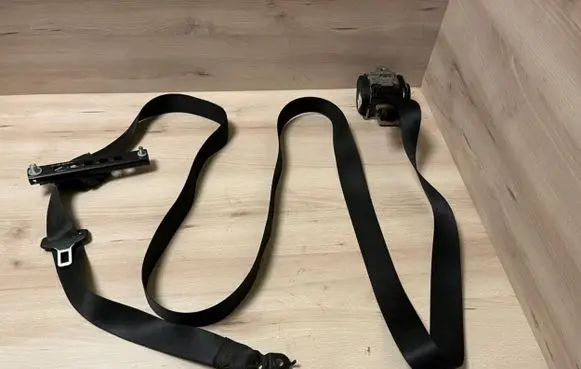 Mercedes-Benz Sprinter W906 Front seatbelt 601384100 2018680222