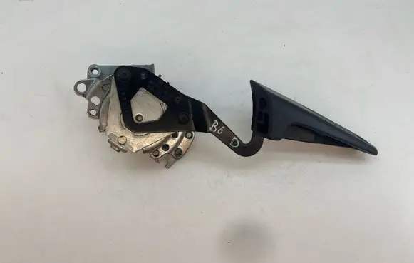 Volkswagen PASSAT B6 Seat adjustment assembly 8313993K
