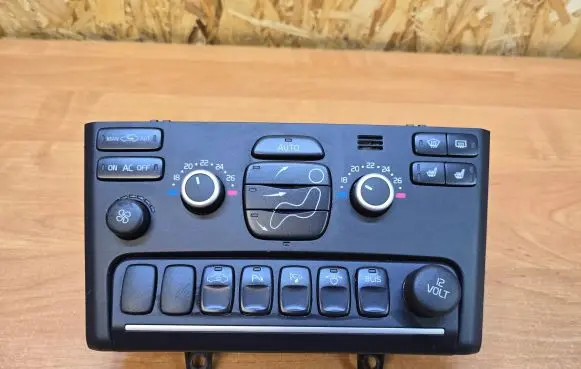 Volvo XC90 Climate control unit 30710682 06W50E02