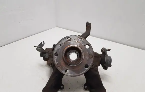 Volkswagen Golf VII Front wheel hub spindle knuckle