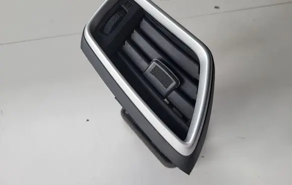 Nissan X-Trail T32 Dashboard side air vent grill/cover trim 687604CE0A