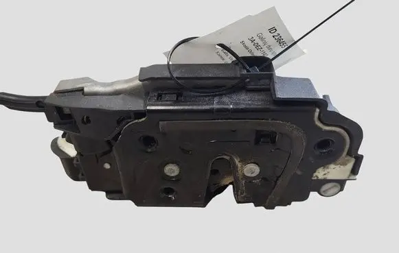 Skoda Octavia Mk3 (5E) Rear door lock 05D5E0839015