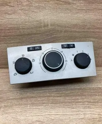 Opel Astra J Climate control unit 13231157 YY3
