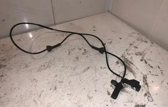 Volvo S80 ABS brake wheel speed sensor 9467580