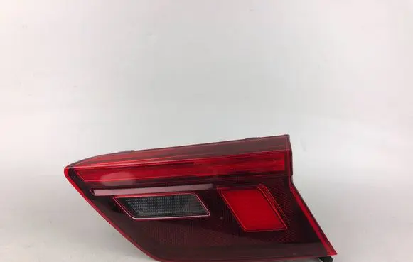 Volkswagen Tiguan Tailgate rear/tail lights 5NA945094G