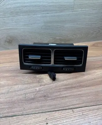 Volkswagen Touareg II Rear air vent grill 7P6819203A 10002353 26F1672