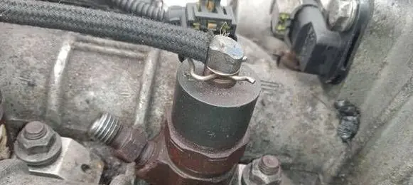 Alfa Romeo 159 Fuel injector 0445110213
