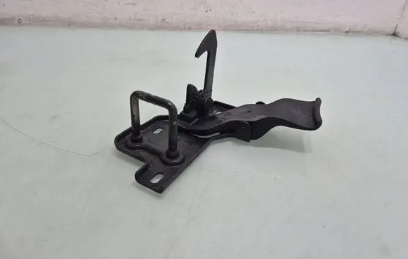 Skoda Fabia Mk2 (5J) Engine bonnet/hood lock/latch loop/hook 5J0823480C