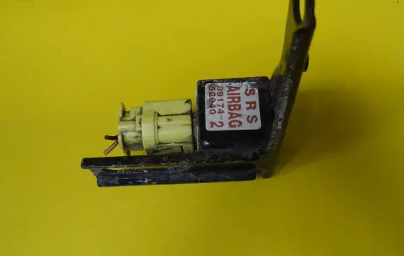 Toyota Yaris Airbag deployment crash/impact sensor 89174-52040