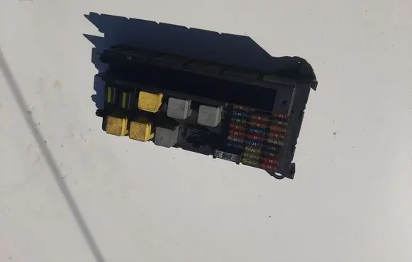 Volkswagen Crafter Fuse module 9065450201