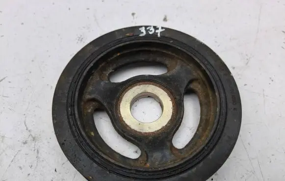 Citroen C4 II Crankshaft pulley 9654961080