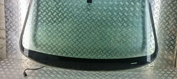 KIA Sorento Front windscreen/windshield window 