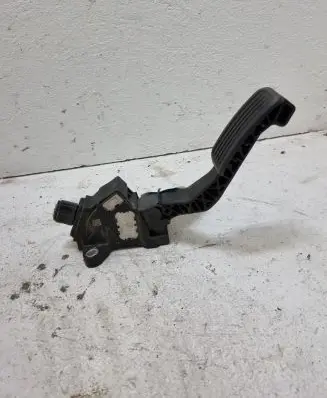 Toyota Yaris Accelerator throttle pedal