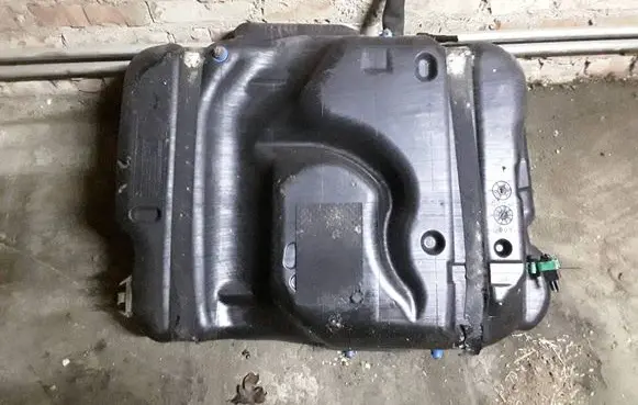 Cadillac BLS Fuel tank 