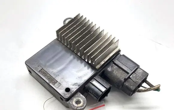 Lexus IS III XE30 Fan control module 8925726020